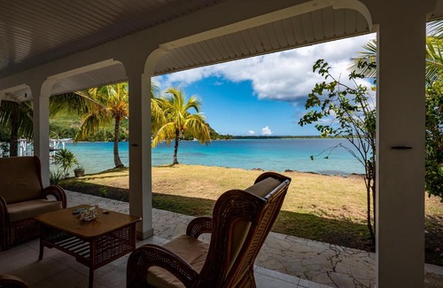 Bora Bora Casa | Waterfront paradise 2 br; stunning sunsets