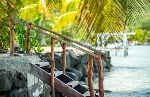 Bora Bora Casa | Waterfront paradise 2 br; stunning sunsets