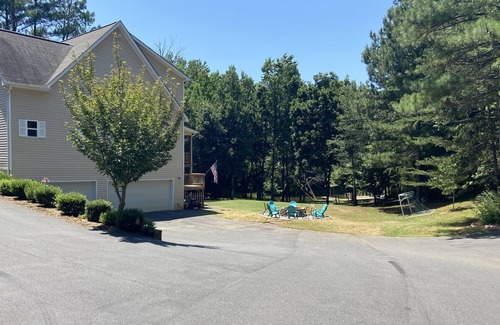 Scotts Casa | Waterfront Paradise on Lake Lookout Shoals