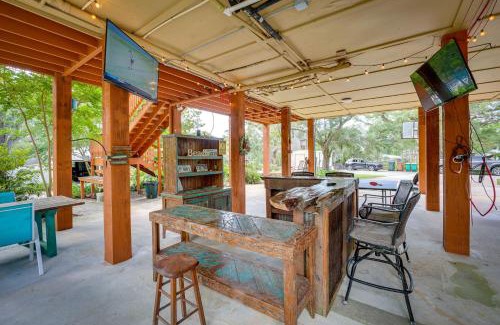Pass Christian Casa | Waterfront Pass Christian Oasis about 2 Mi to Beach!