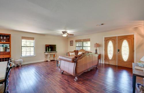 Pass Christian Casa | Waterfront Pass Christian Oasis about 2 Mi to Beach!