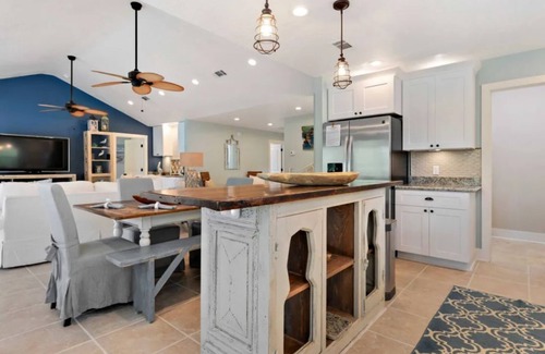Pass Christian Casa | Waterfront Pass Christian Home w/ Bay Access!