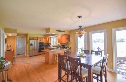Olivia Casa | WATERFRONT & PET FRIENDLY! Beautiful Lakefront Home Near Golf and Fort Bragg