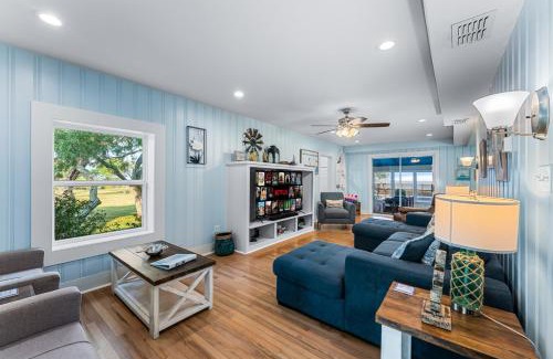 Bayside Casa | Waterfront Pool Hot Tub Private Pier Guest Bungalow