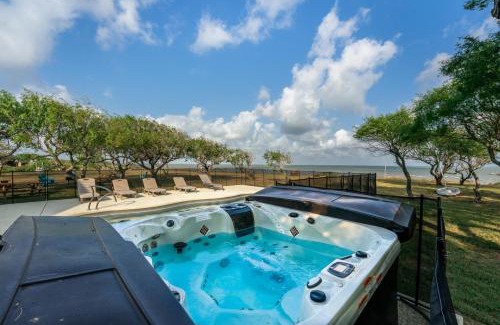 Bayside Casa | Waterfront Pool Hot Tub Private Pier Guest Bungalow