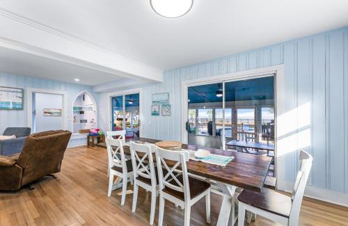 Bayside Casa | Waterfront Pool Hot Tub Private Pier Guest Bungalow