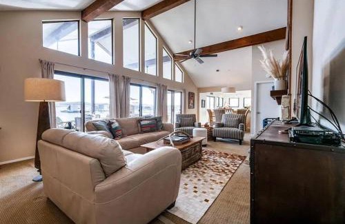 Graford Casa | Waterfront Possum Kingdom Lake Family Home