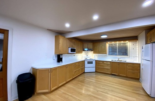 Dashwood Cabaña | Waterfront / Private Beach w/Hot Tub by Grand Bend