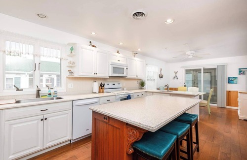 Rock Hall Casa | Waterfront! Sunroom, Private Dock, Boat Tie-Up & Near Town