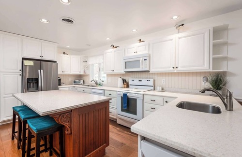 Rock Hall Casa | Waterfront! Sunroom, Private Dock, Boat Tie-Up & Near Town