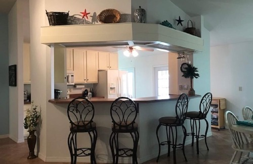 Indian Harbor Estates Casa | Waterfront private home located in Oak Hill - Edgewater area.