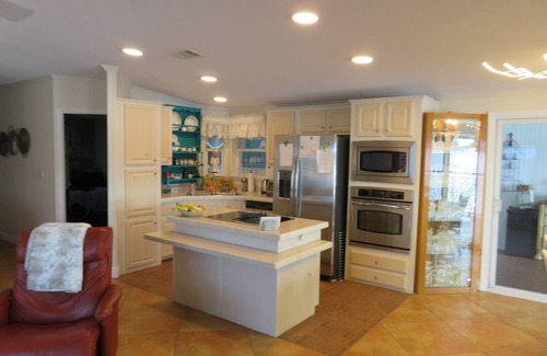 Pembroke Park Casa | Waterfront property in private park for seniors