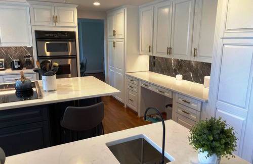 North Chatham Casa | Waterfront Property with Private Access to Ryder's Cove and Short Walk Down Path to Sandy Association Beach