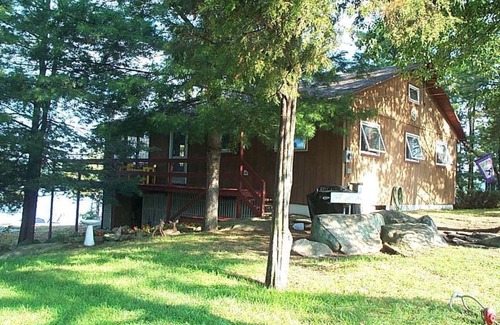 Redwood Cabaña | Propiedad frente al mar - 1000 islas NY (Bahía de Alejandría)