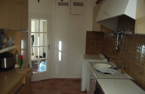 Alpes-Maritimes Villa | Villa privada junto al mar, a 50 metros de la playa, en un valle verde al lado de Monte Carlo