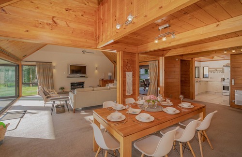 Pauanui Casa | Waterfront property - House plus guest house
