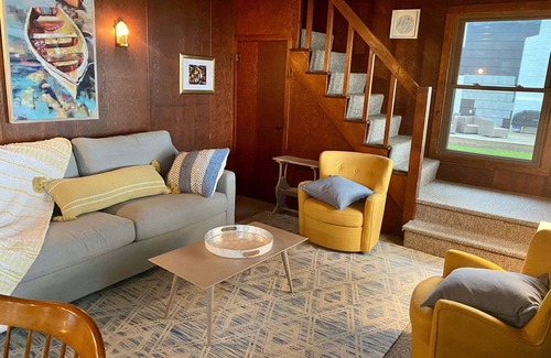 Town of Owasco Cabaña | Waterfront Quaint 3 bed cottage that sleeps 6