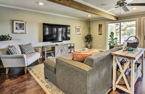 Wright Casa | Waterfront Retreat w/ Dock < 3 Mi to Beach!