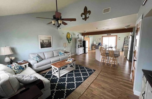 Beach Haven West Casa | Waterfront retreat minutes from the beach