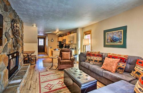 Red River Casa | Waterfront Red River Haven Walk to Ski Lift!
