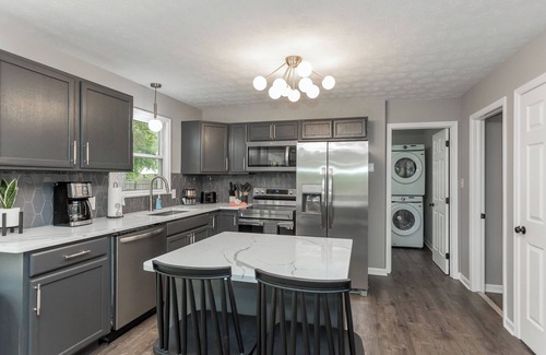 Shenandoah Casa | Waterfront Renovated Modern A-Frame Hot Tub Game Room Kayaks