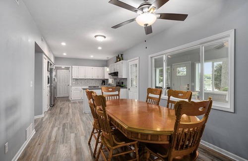 Newaygo Complejo | Waterfront Resort: Kayaks, Bikes, Docks, BBQ