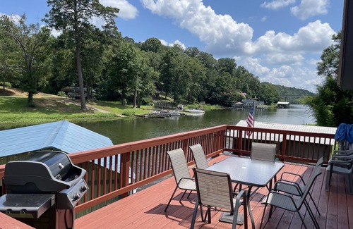 Goodsprings Cabina | Waterfront Retreat on Bankhead Lake