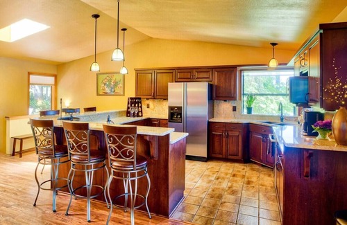 Shelton Casa | Waterfront retreat on Hammersley Inlet, 3-bedrooms, sleeps 8, with AC