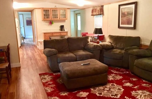 Draper Casa | Waterfront Retreat on New River/Claytor Lake