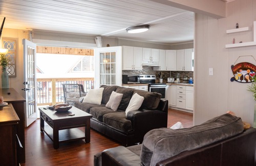 Chimney Rock Apartamento | Riverside Retreat en el corazón de Chimney Rock Village