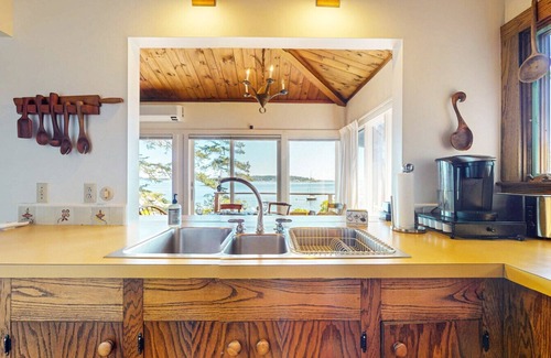 Southport Apartamento | Waterfront Retreat on Southport Island - Pet-Friendly, Sleeps 6