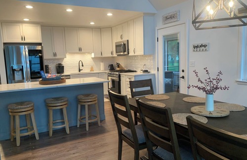 Saginaw Bay Casa | Waterfront retreat; open concept; remodeled; perfect for large families!