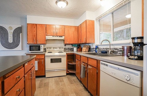 Hoodsport Casa | Waterfront Retreat, Relaxation, Fun in Hood Canal