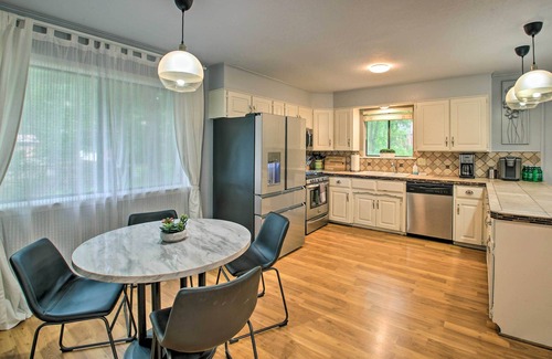 Lakeland Casa | Waterfront Retreat w/ Boat Dock in Hot Springs!