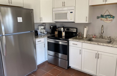 Oakland Hills Condominio | Waterfront Retreat in Rotonda West golf community