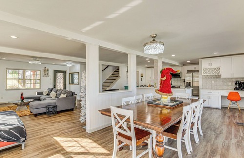 Quinlan Casa | Waterfront Retreat w/ Dock on Lake Tawakoni!