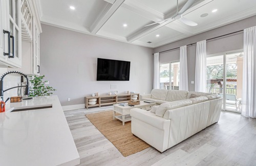 South Pensacola Casa | Waterfront Retreat w/ Outdoor Oasis in Pensacola