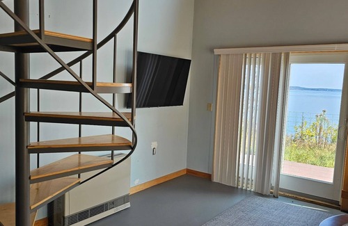 Eastport Apartamento | Waterfront Retreat with Loft & Harbor Views in Historic Eastport, Maine