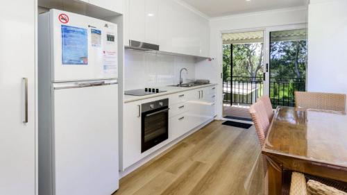 Bongaree Casa | Waterfront Retreat with room for a boat - Welsby Pde, Bongaree