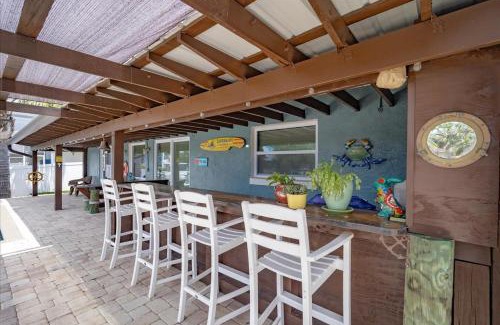 Palm Harbor Casa | Waterfront Retreat with Pool Tiki Bar & Boat Dock