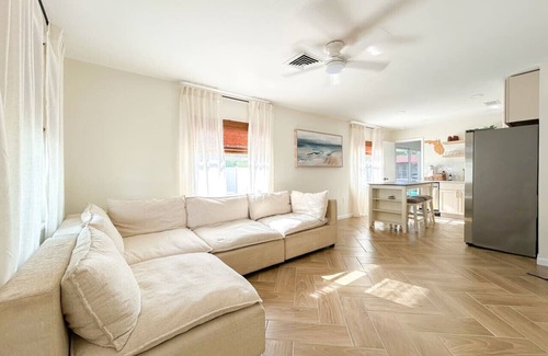 Laurel Apartamento | Waterfront retreat with kayaks, walk to the beach