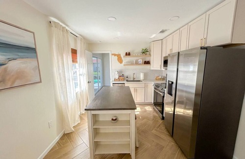 Laurel Apartamento | Waterfront retreat with kayaks, walk to the beach