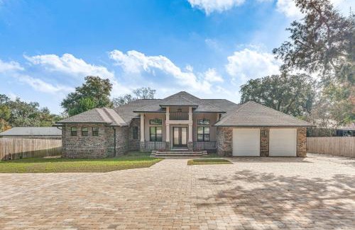 South Pensacola Casa | Waterfront Retreat with Outdoor Oasis in Pensacola