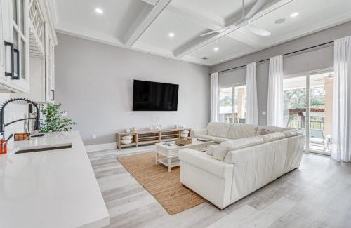 South Pensacola Casa | Waterfront Retreat with Outdoor Oasis in Pensacola