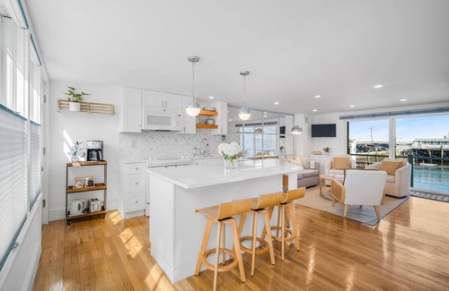 Rockport Casa | Waterfront Rockport Gem Steps to Shops and Beaches