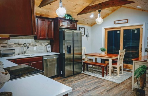 Sparrow Bush Casa | Waterfront, rustic resort like farmhouse with pool