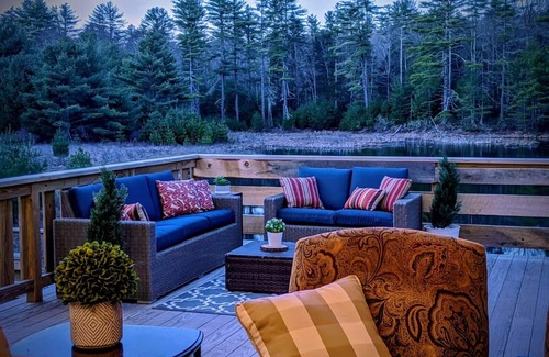 Sparrow Bush Casa | Waterfront, rustic resort like farmhouse with pool