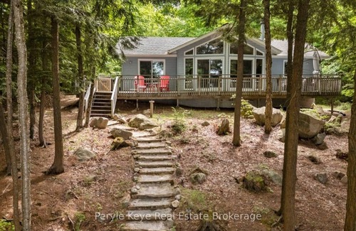 Bracebridge Cabaña | Waterfront Sanctuary 3bd unforgettable Muskoka cottage