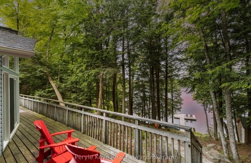 Bracebridge Cabaña | Waterfront Sanctuary 3bd unforgettable Muskoka cottage