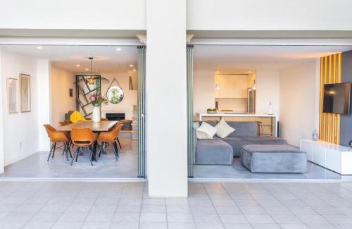 Kosmos Casa | Waterfront Serenity View